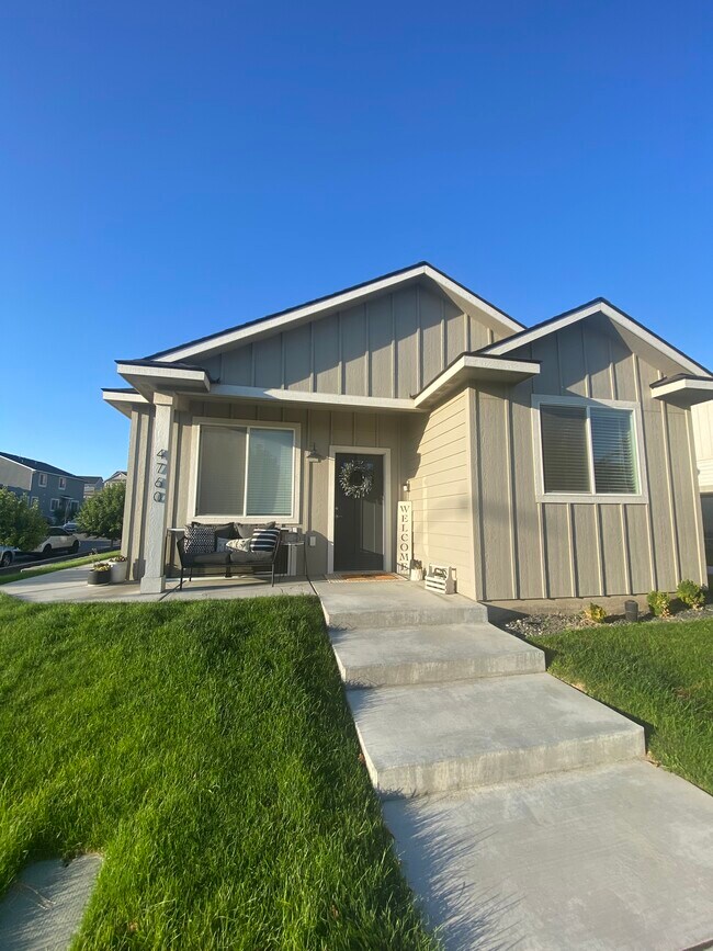 Building Photo - 4760 Ava Way