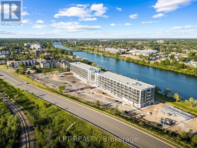 Building Photo - 122 Prince Charles Dr S