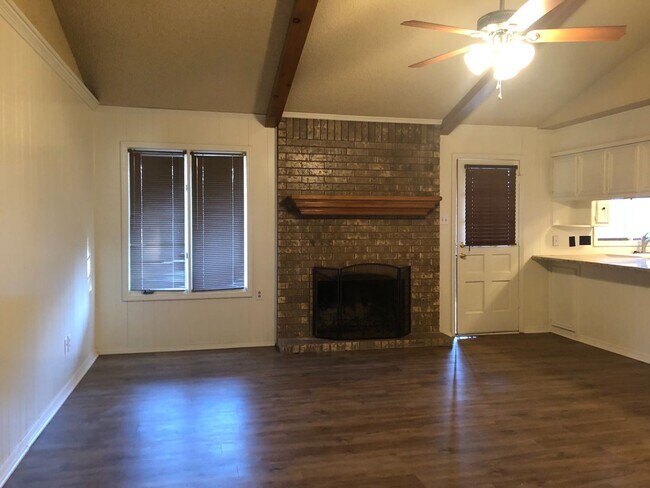 Foto del edificio - Available now South Central Lubbock