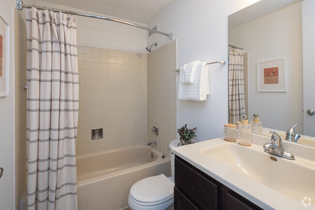 1BR, 1BA - 669SF - Presidential Towers