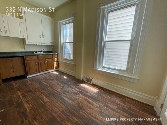 Foto del edificio - 3-Bedroom/1-Bathroom Home in Allentown!!