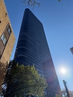 Building Photo - 5415 N Sheridan Rd