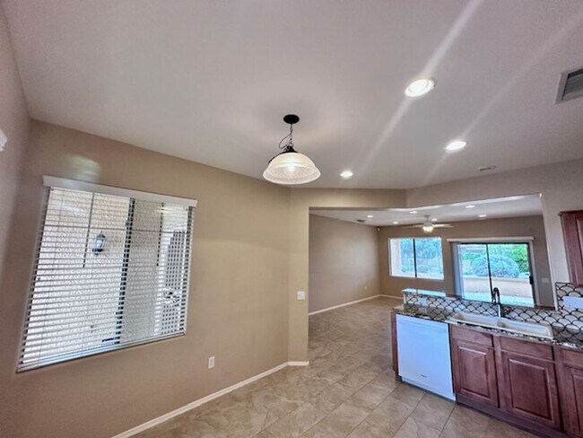 Building Photo - Updated 3 Bed/2 Bath in 55+ Community