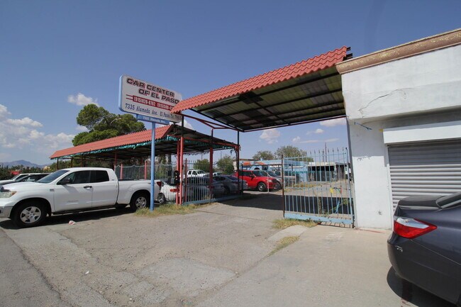 Building Photo - 7335 Alameda Ave