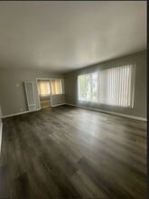 Building Photo - 102-106 W Hill St