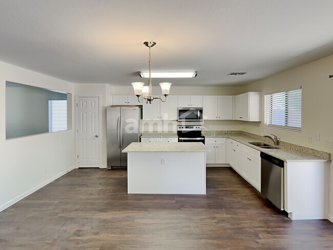 Building Photo - 1713 E Bradstock Way