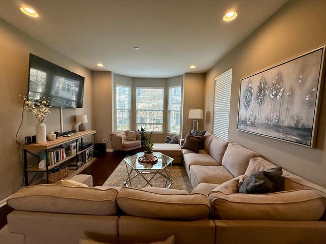 Foto del edificio - 2927 Henley Ln