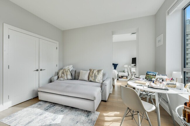 Foto del edificio - 100 Shawmut Ave