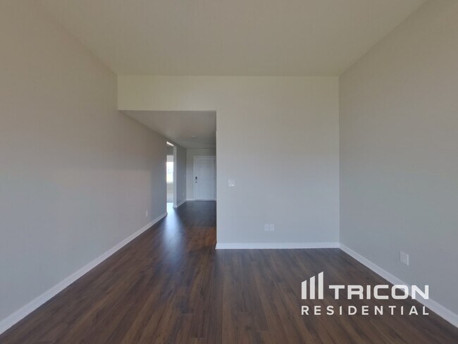 Building Photo - 2266 Worker Bee Drive Columbia TN