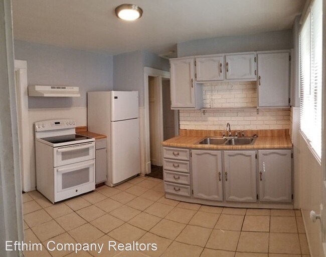 Building Photo - 2 br, 1 bath House - 2755 North and South Rd.