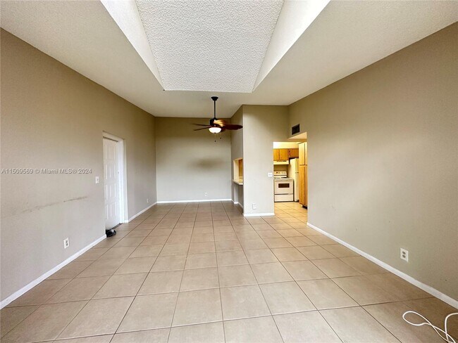 Building Photo - 1113 Green Pine Blvd