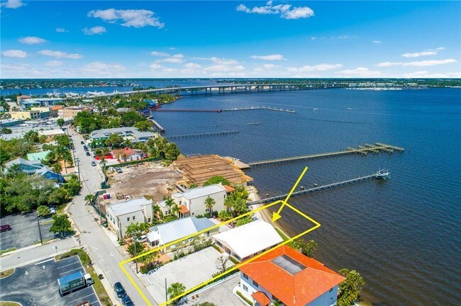 Foto del edificio - 105 SE Seminole St