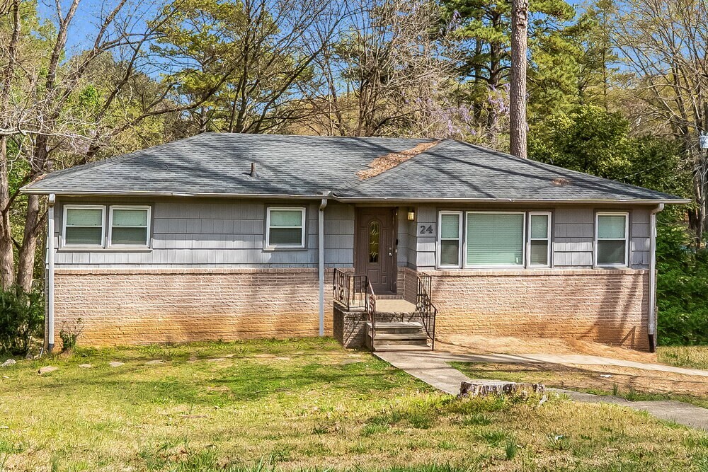 Primary Photo - 24 26th Ave NE