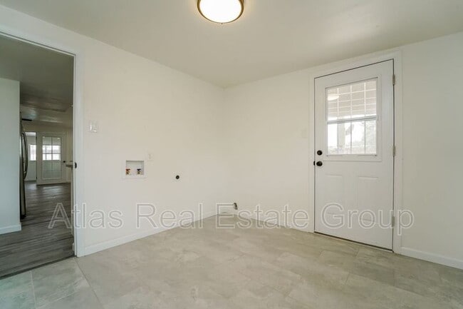 Building Photo - 1433 S Turquoise Vista