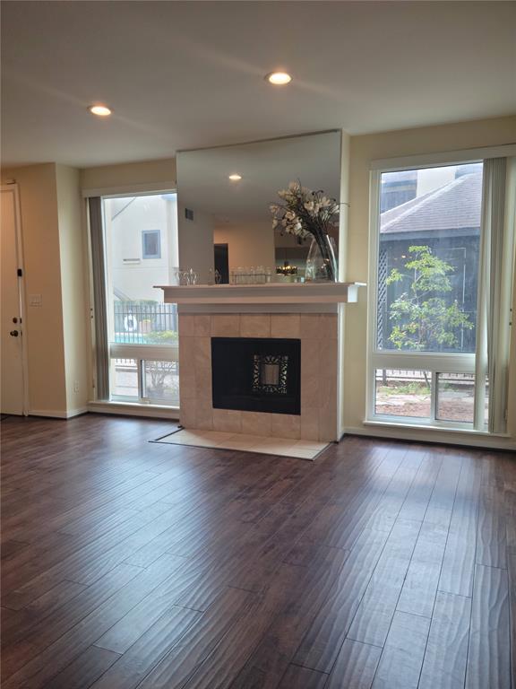 Building Photo - 1116 Bering Dr