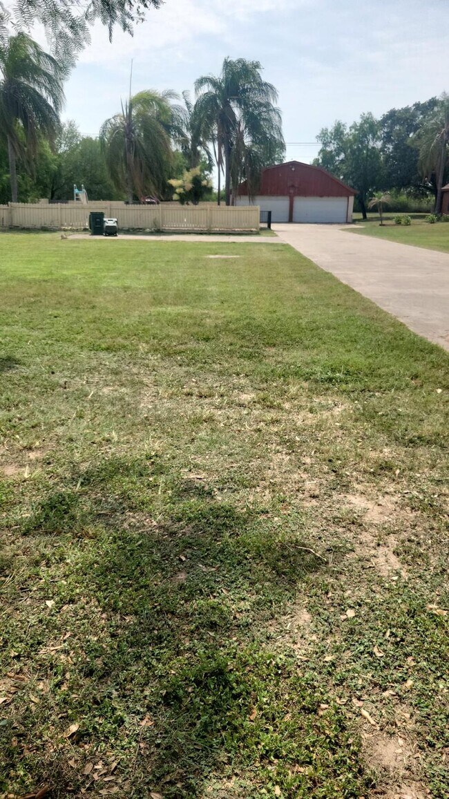 Foto del edificio - 3109 W Mile 10 N