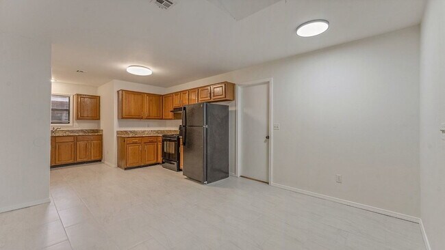 Foto del edificio - "Dog-friendly and Cozy Home Close To UofArk"