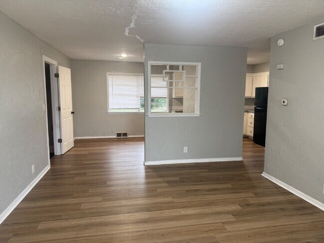 Foto del edificio - 4-Bedroom Home in Warr Acres