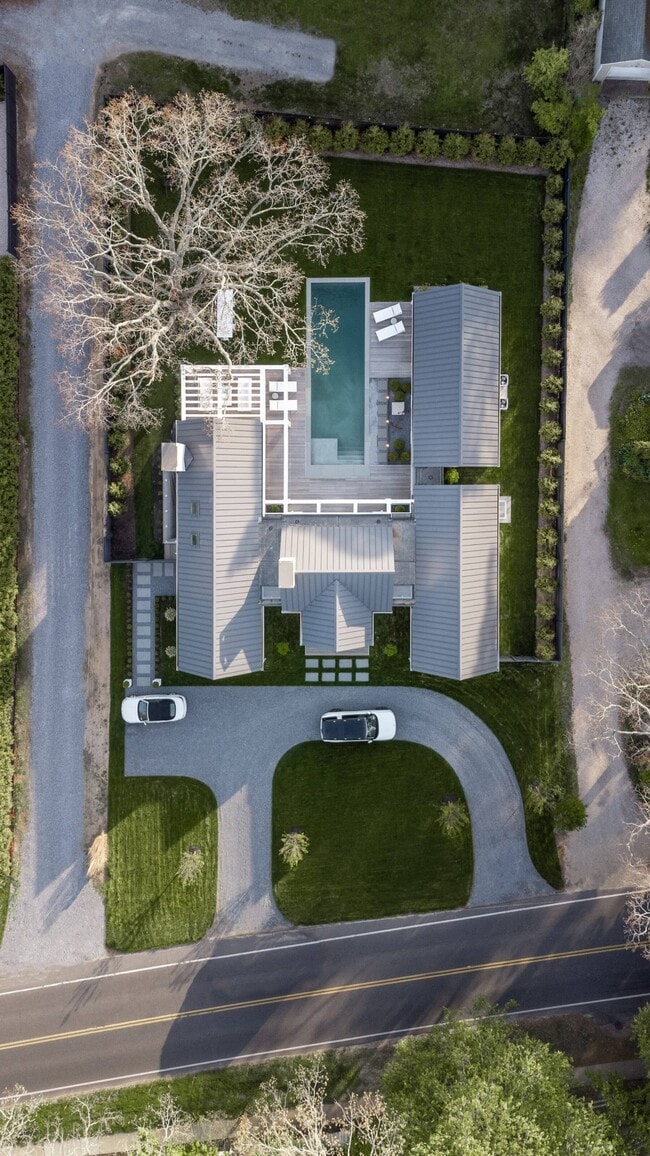 Building Photo - 492 Abrahams Path