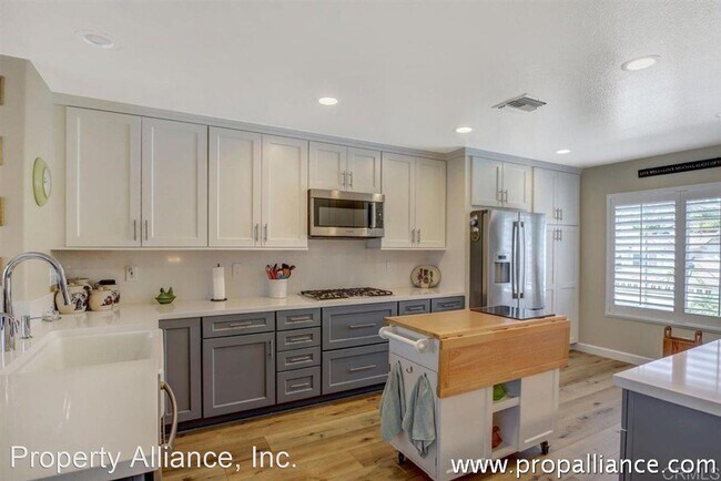 Building Photo - 4 br, 3 bath House - 5010 Patra Way