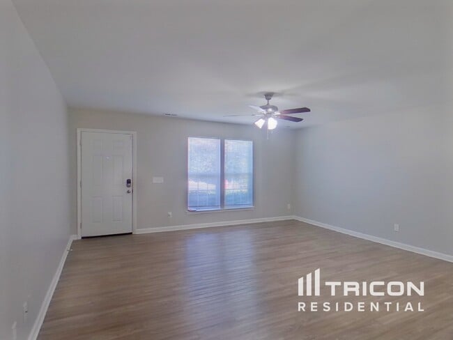 Foto del edificio - 8130 Chimore Ln
