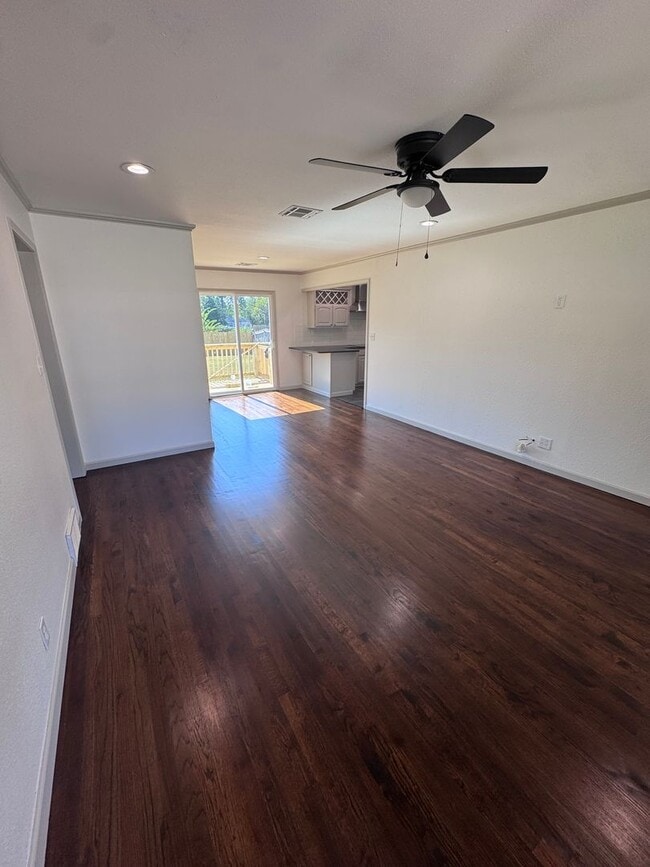 Foto del edificio - Updated Midtown Bungalow Charmer! 2 Bed 1 ...