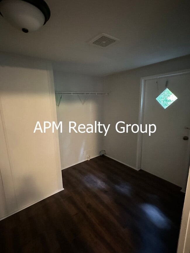 Building Photo - Totally Renovated 4 Bedroom