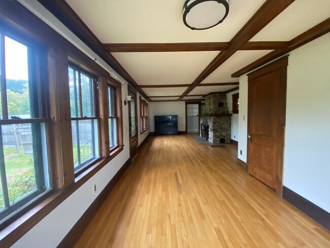 Building Photo - 3028 N Belfast Ave