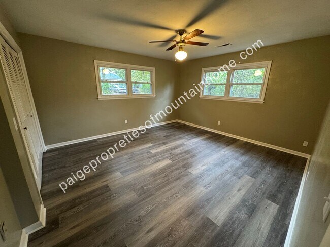 Foto del edificio - 2/1 in town out of town.