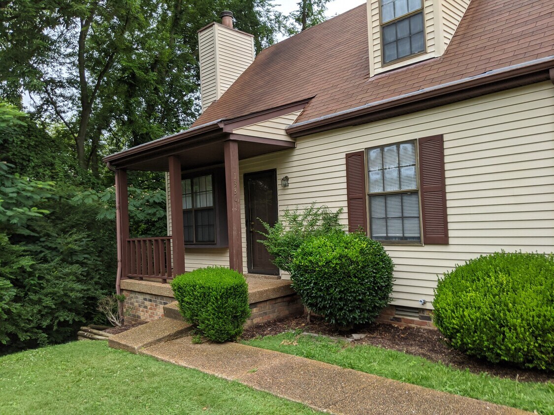 Primary Photo - 1330 Quail Valley Rd