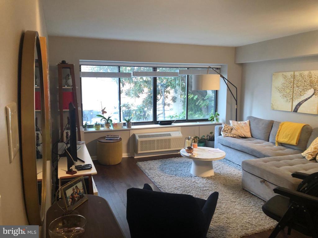 Primary Photo - 2405 I St NW