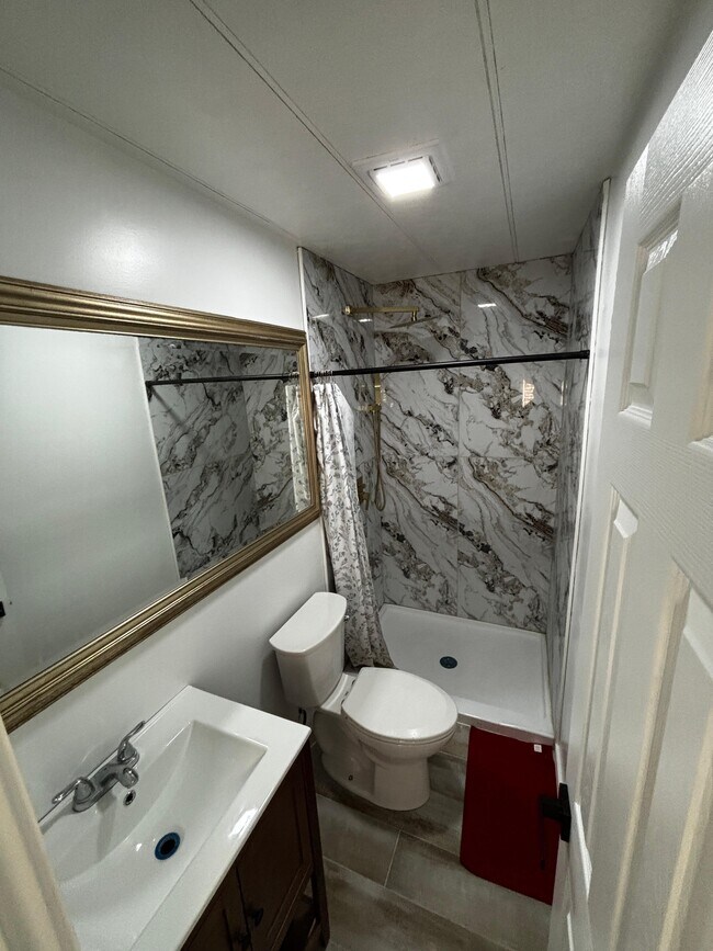 Foto del edificio - 4221 Pittenger Dr