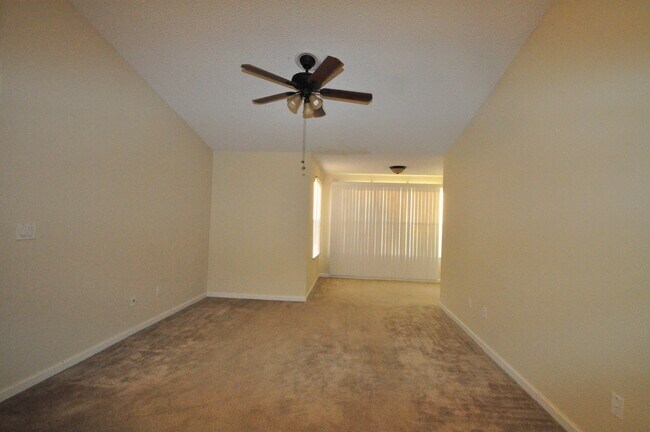 Foto del edificio - ORLANDO: Convenient to Airport, 3rd Floor ...