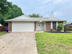 Building Photo - 3514 Riverview Dr