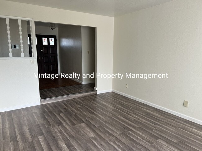 Building Photo - Back On The Rental Market Update 3 Bedroom Home With A Swimming Pool!!!