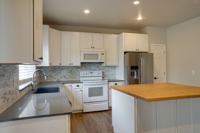 Foto del edificio - Lakeland Hills 2 Story on corner lot