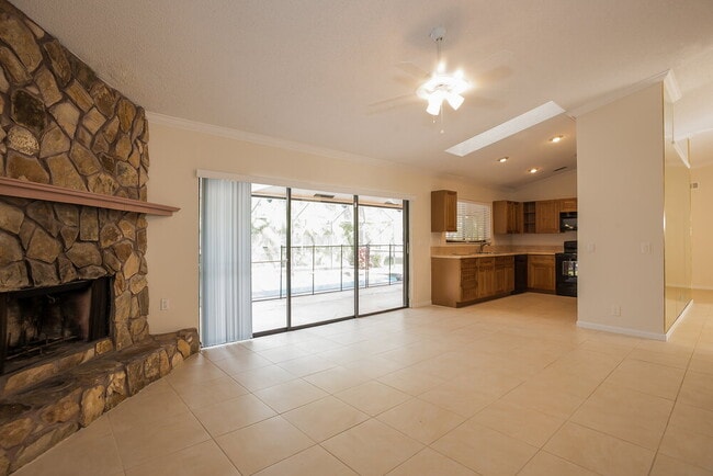 Foto del edificio - 14374 Crowberry Ct