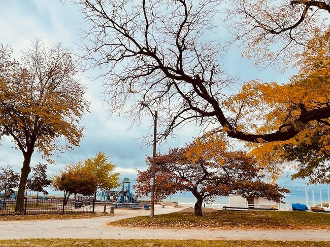 Foto del edificio - 1335 W Lunt Ave