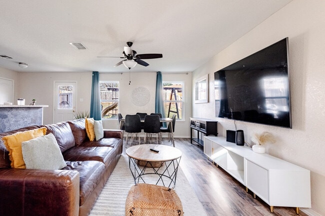 Building Photo - 3203 Spice Meadow
