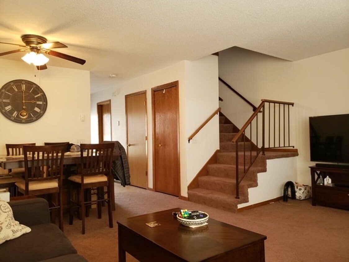 3805 Fairfax St, Eau Claire, WI 54701 Townhome Rentals in Eau Claire