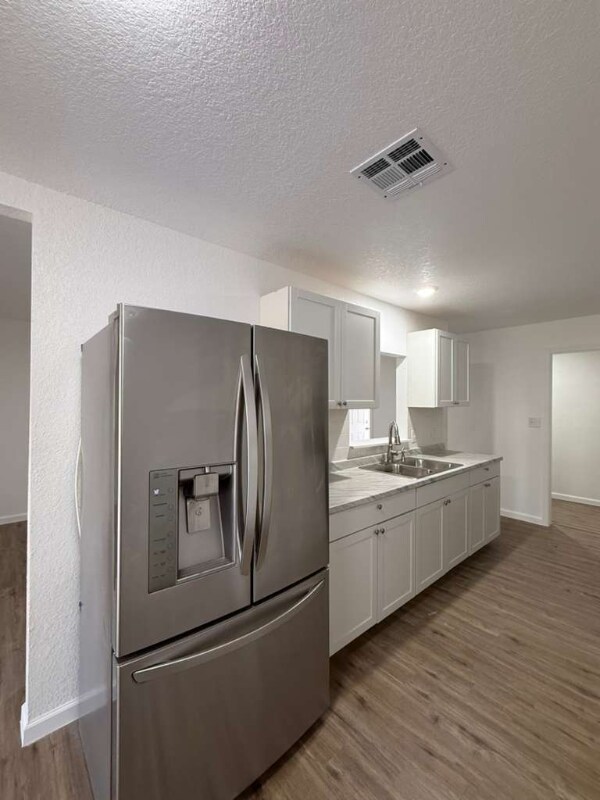 Foto del edificio - 9419 Gold Dust St