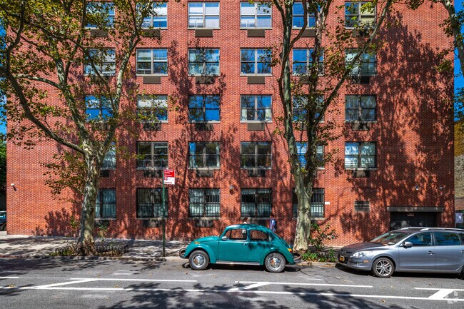 Foto del edificio - The Trolley House