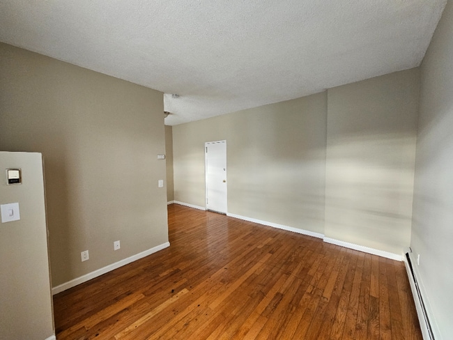 Building Photo - 335 Wells St