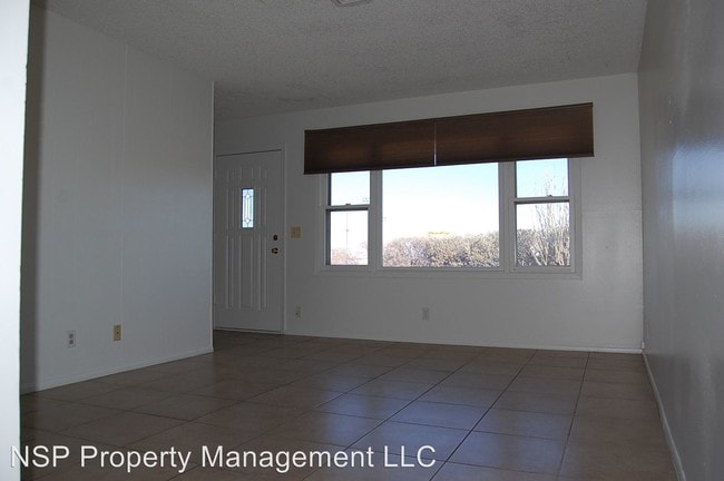 Building Photo - 2540 Palo Verde Blvd S