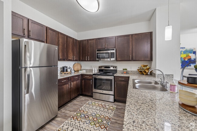 2BR, 2BA - 1,071SF - Kitchen - The Bend at Crescent Pointe
