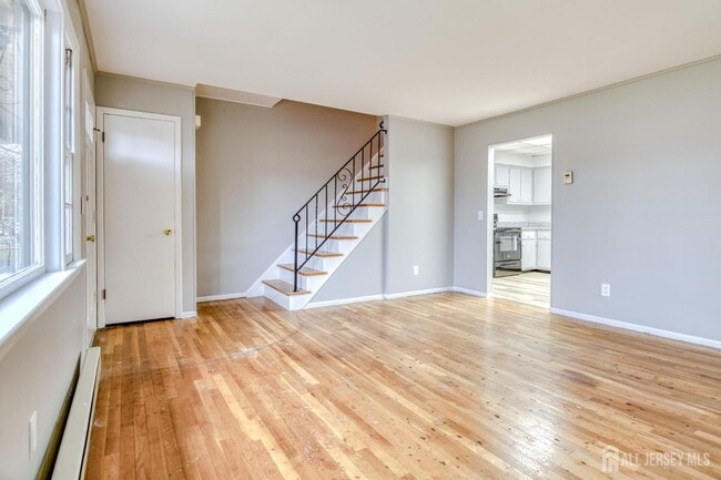 Foto del edificio - 347 Lincoln Blvd