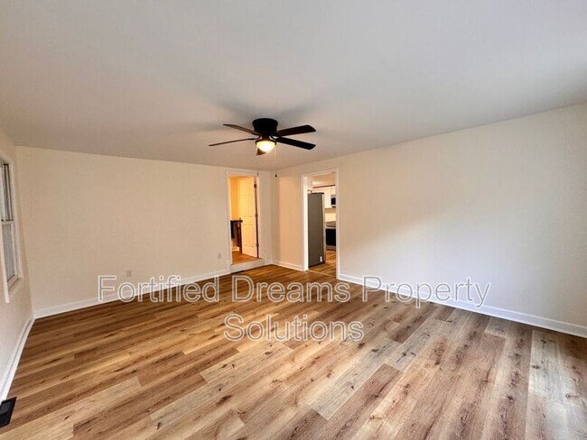 Foto del edificio - 94 Camp Branch Rd