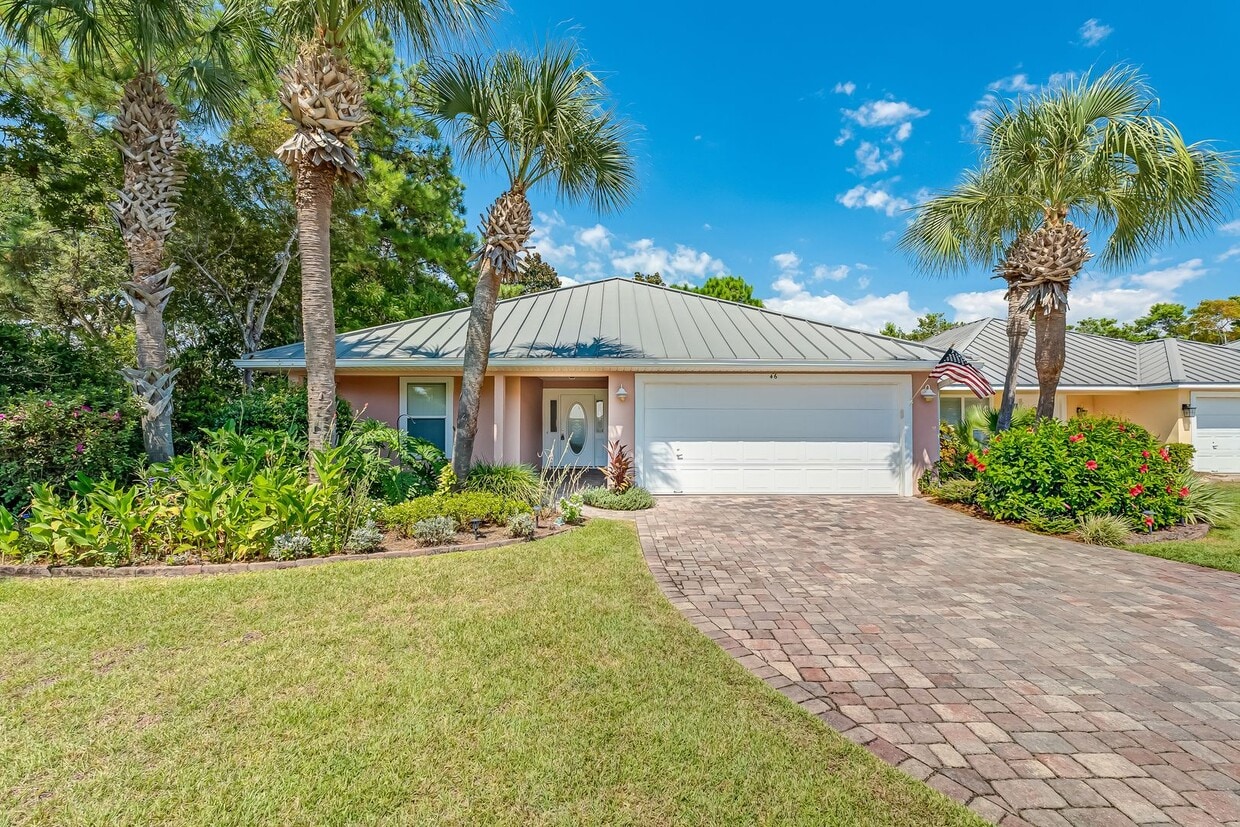 Primary Photo - Beautiful 4 Bedroom Beach-Style Cottage!