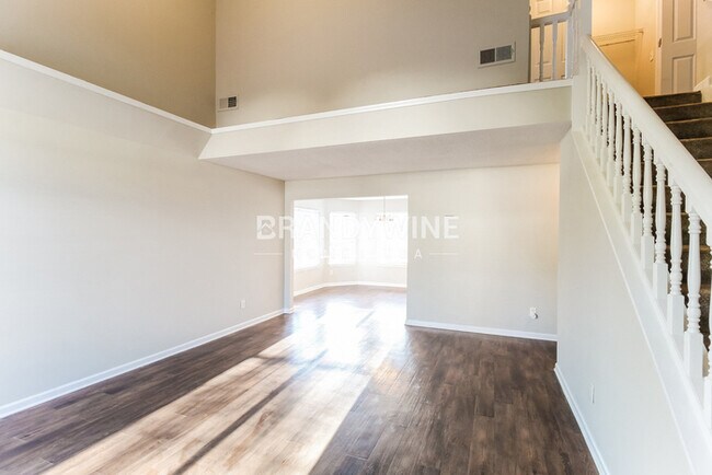 Foto del edificio - 801 Edenberry Ln