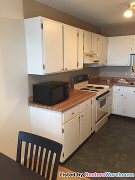 Building Photo - 26 10th St W